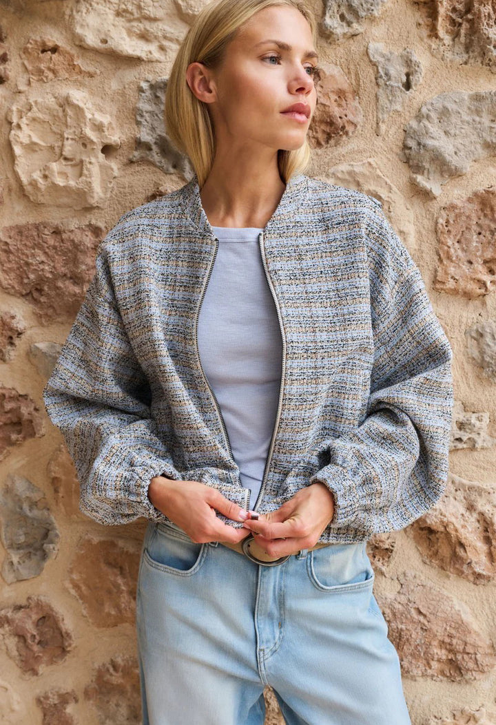 Short bouclé jacket with elasticated cuffs and hem