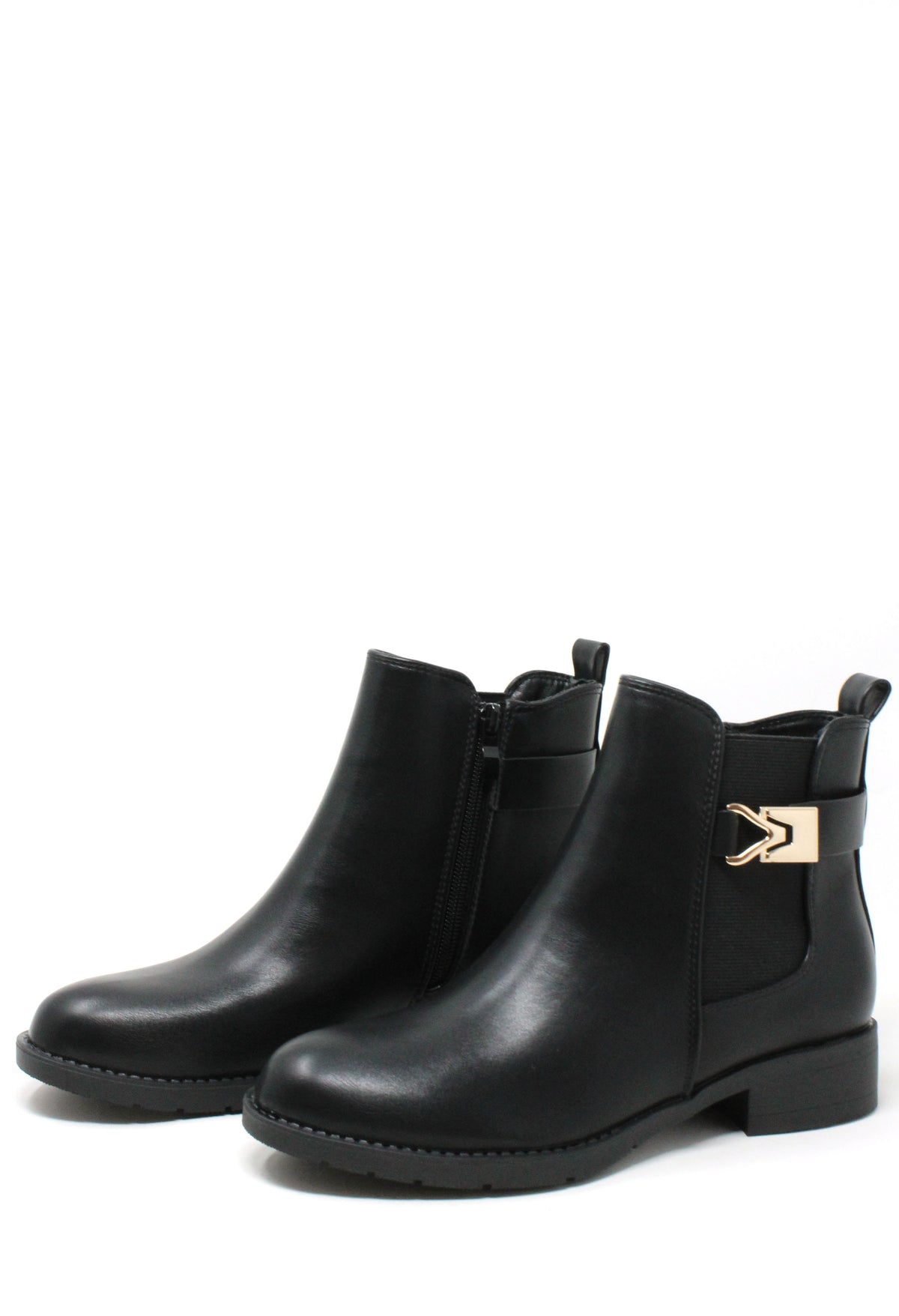 Chelsea Boot with Golden Buckle